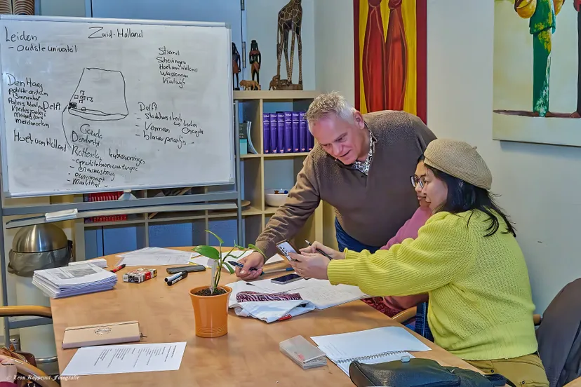 Taal opent deuren, word taalvrijwilligers bij Piëzo - fotograaf Leon Koppenol