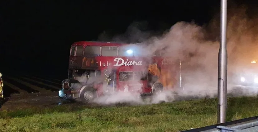 437b7ffc 3535 48a6 b36f 890cbcad21d3