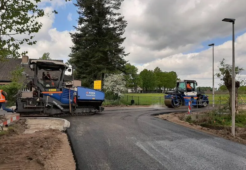 csm asfaltmachine en wals in uitvoering kleine heistraat c5259618ca