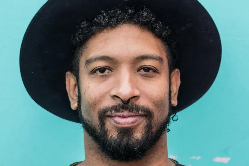 deanbowen portret foto irwandroog liggend