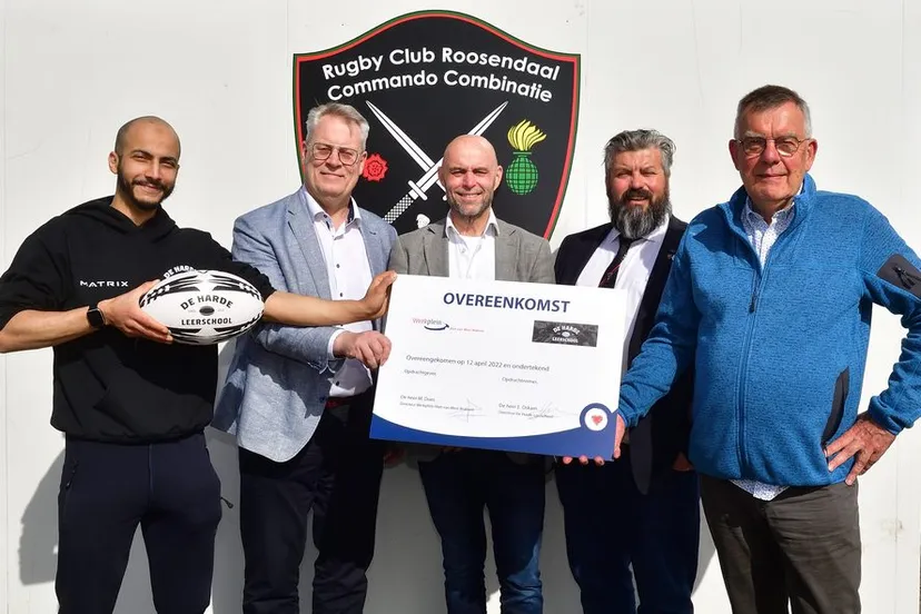 vlnr oud deelnemer salman directeur werkplein marko does werkgever andy van peer atr directeur rcc pieter jan van linden directeur dhl ed oskam