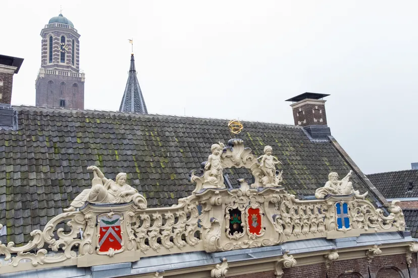 drostenhuis heeft haar kroonlijst terug 1