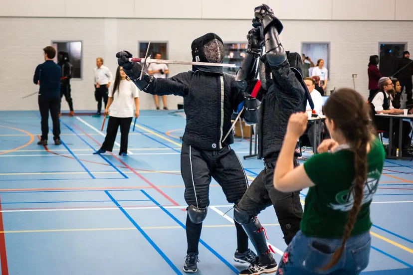 maurice booij achter met een staande overmeestering