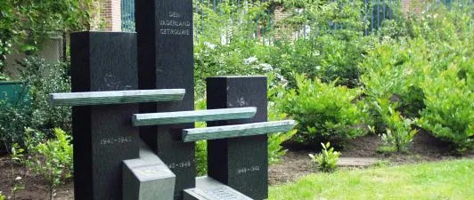 oorlogsmonument nederlands indie park eekhout 8