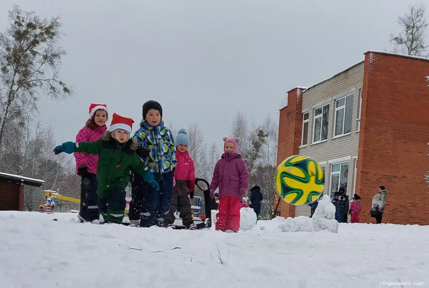 kamuolys skrieja i vartus