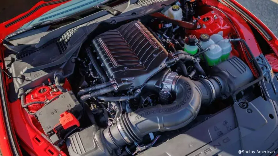 De 810 PK Motor van de Shelby GT 350 @Shely American