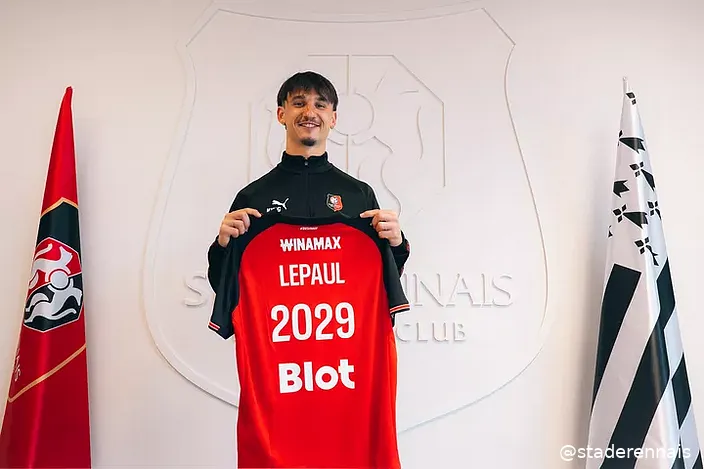 officiel esteban lepaul debarque a rennes pour 15 me screenshot 2025 08 28 at 21 40 30 esteban lepaul nouveau numero 9 rouge et noir stade rennais f c 397986