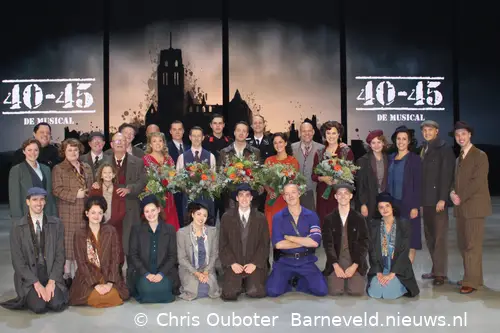 Nieuwe Cast 40-45 de Musical  © Chris Ouboter