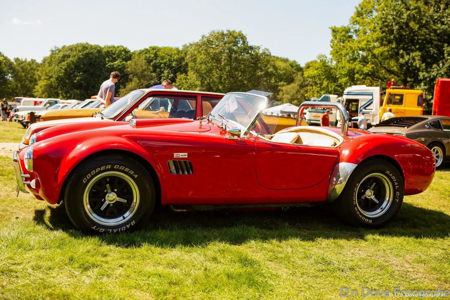 Oldtimerdag Waalwijk brengt klassiekers naar het Lido-terrein