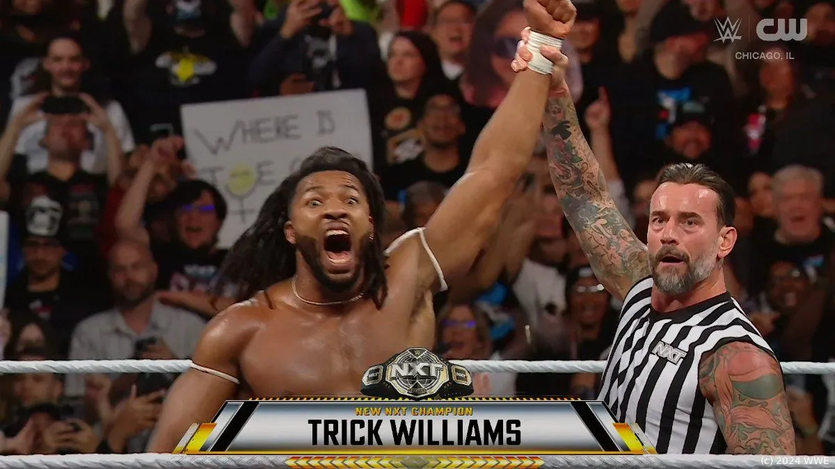 CM Punk präsentiert den nunmehr zweifachen NXT-Champion Trick Williams