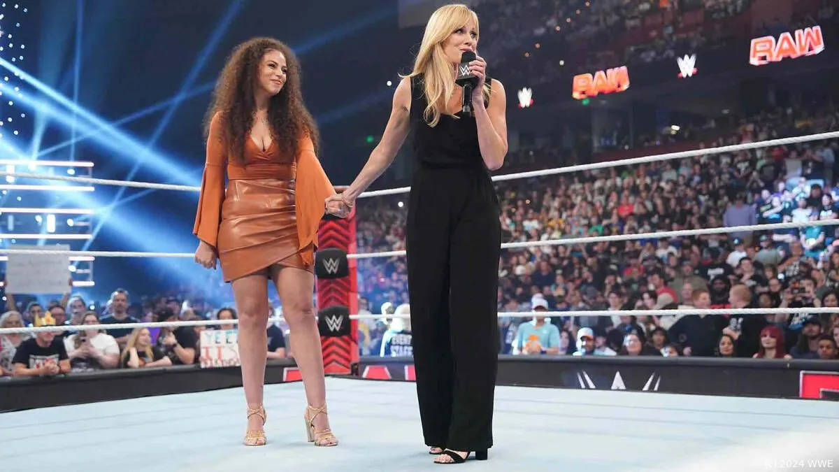 Im Mai 2024 machte Lilian Garcia einen Gastauftritt bei WWE Raw. Jetzt übernimmt sie Samantha Irvins Job dauerhaft...
