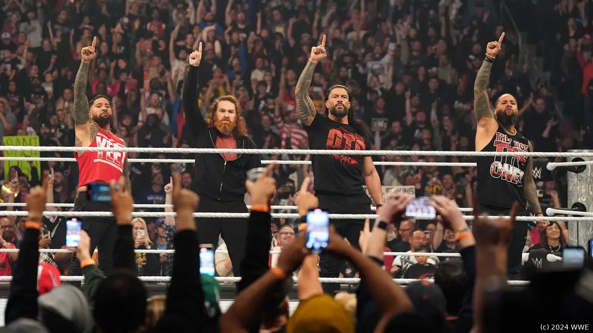 Die Original-Bloodline mit dem Ehrenmitglied Sami Zayn: Das wollen die Leute!