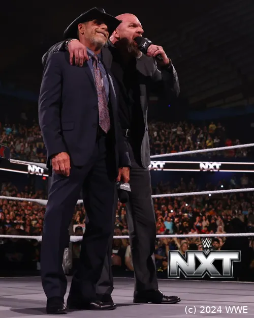 Triple H und Shawn Michaels eröffnen die silber-schwarze NXT-Ära gemeinsam