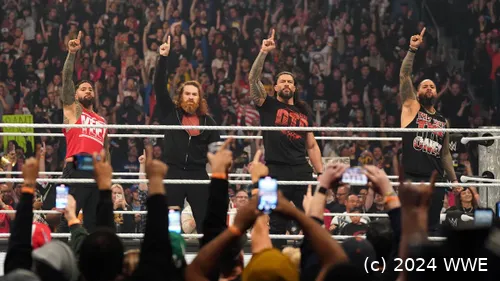 Die Original-Bloodline mit dem Ehrenmitglied Sami Zayn: Das wollen die Leute!