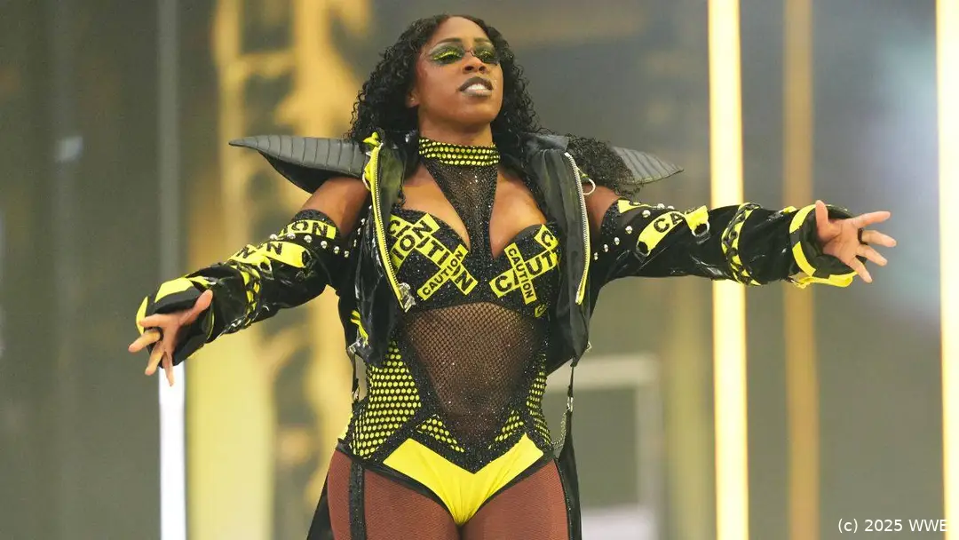 wwe naomi 0425