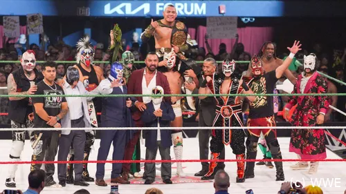 Psycho Clown (4.v.l.) und Mr. Iguana (6.v.l.) zählen zu den ganz großen Gewinner von "Worlds Collide"&nbsp;