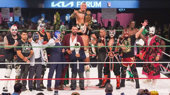Psycho Clown (4.v.l.) und Mr. Iguana (6.v.l.) zählen zu den ganz großen Gewinner von "Worlds Collide"&nbsp;