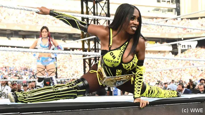 wwe_naomi_0825