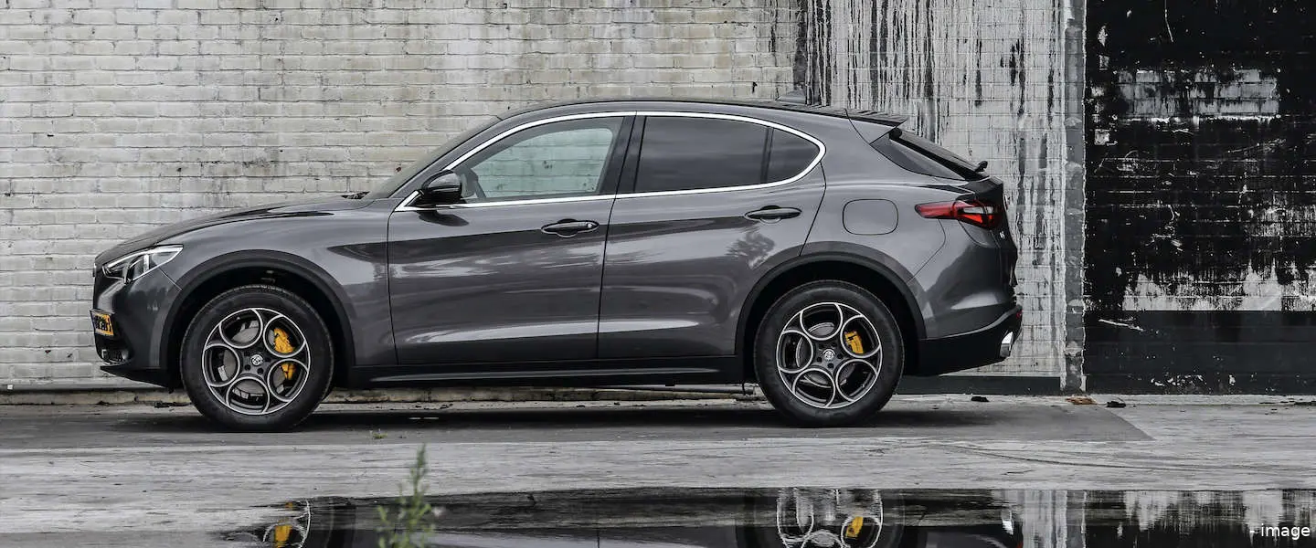 alfa romeo stelvio 1