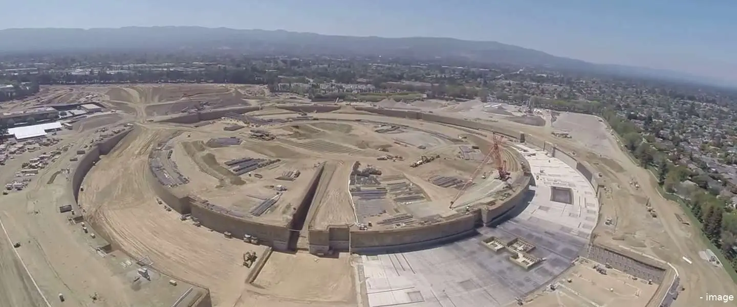 apple campus spaceship