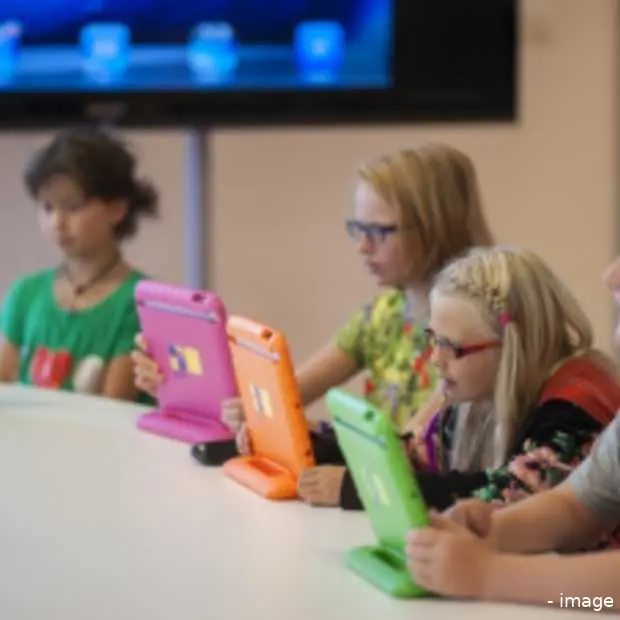 eerste 7 steve jobs scholen gestart in n