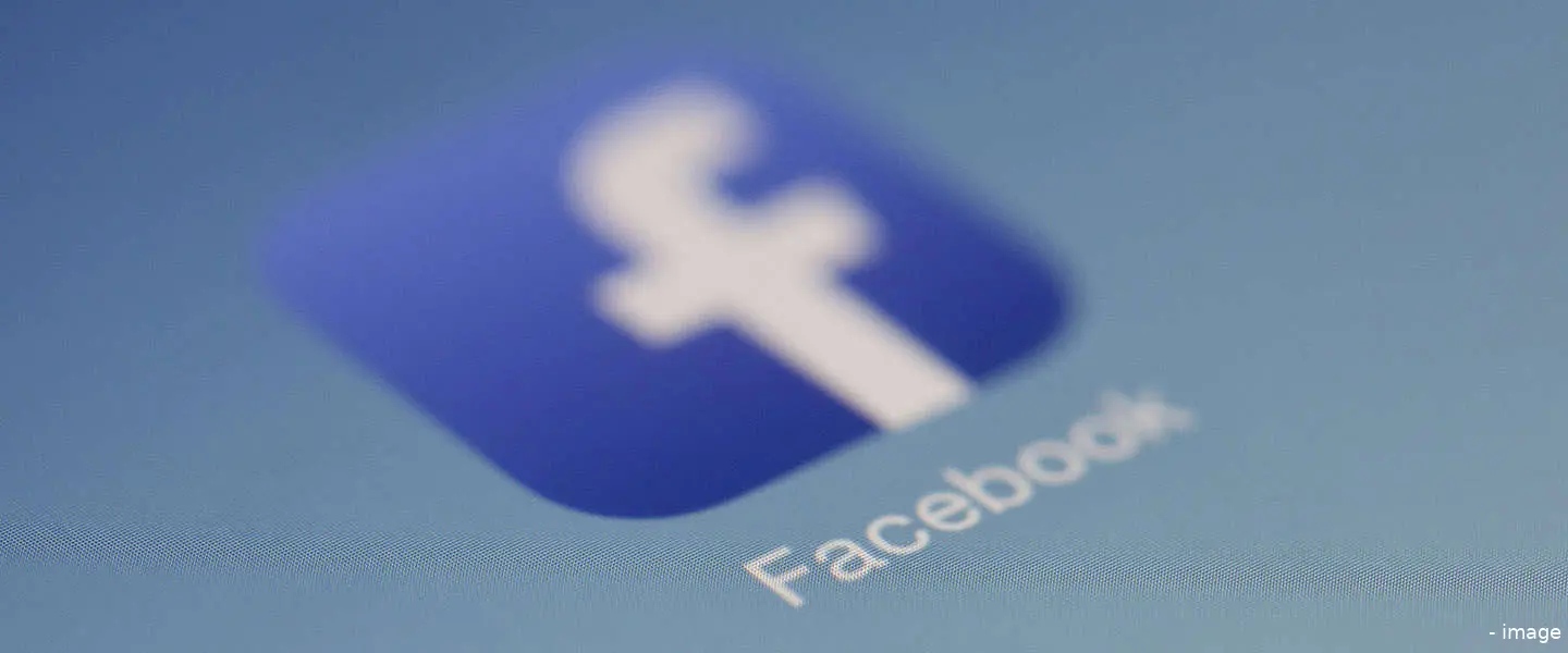 facebook logo blurred