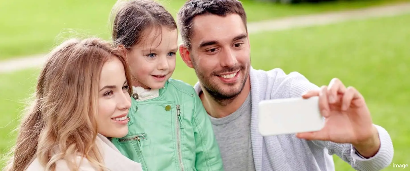influencer family header