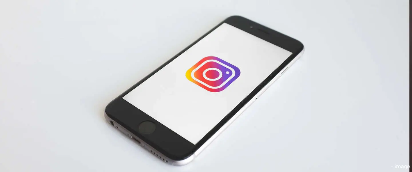 instagram twitter 1