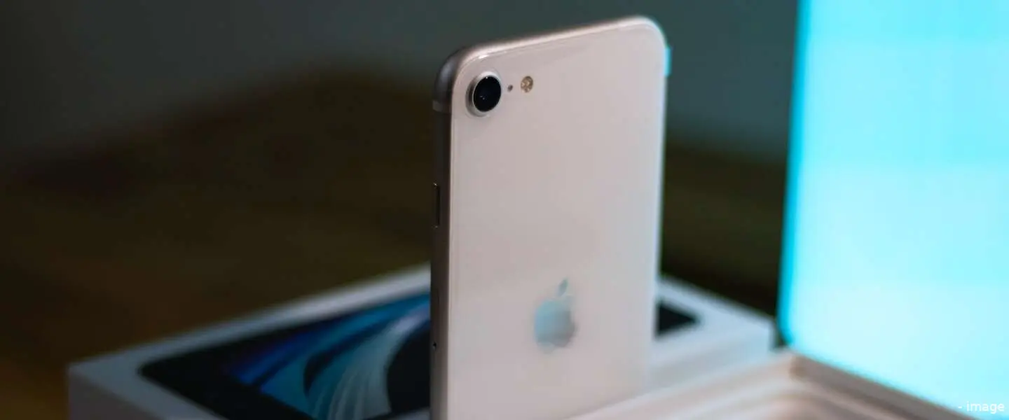 iphone se3 header
