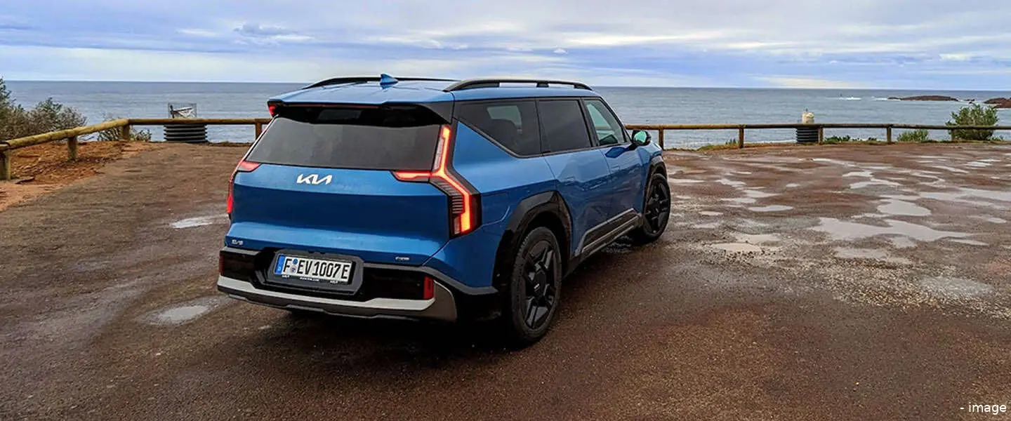 kia ev9 saint tropez