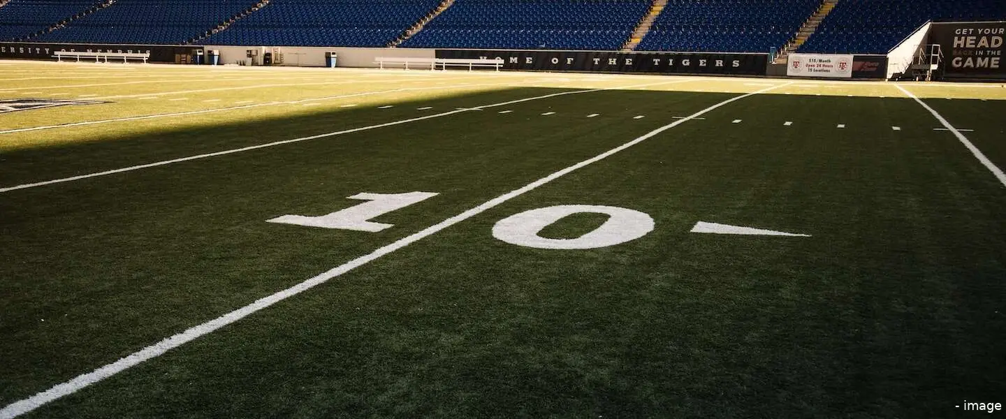 nfl header