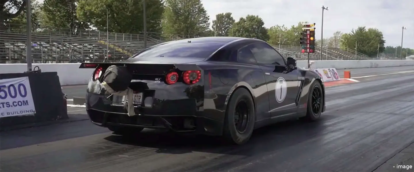 nissan gt r