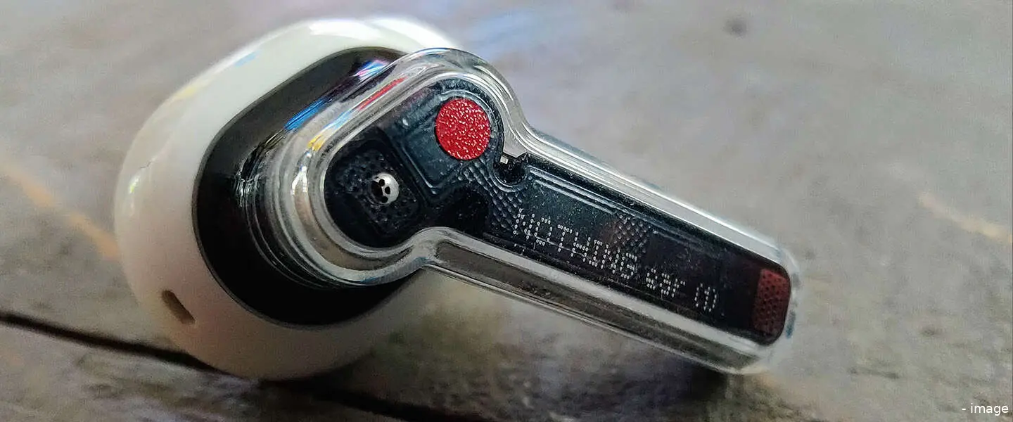 nothingear1zoom