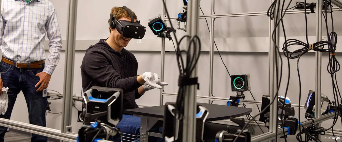 oculus handschoen zuckerberg
