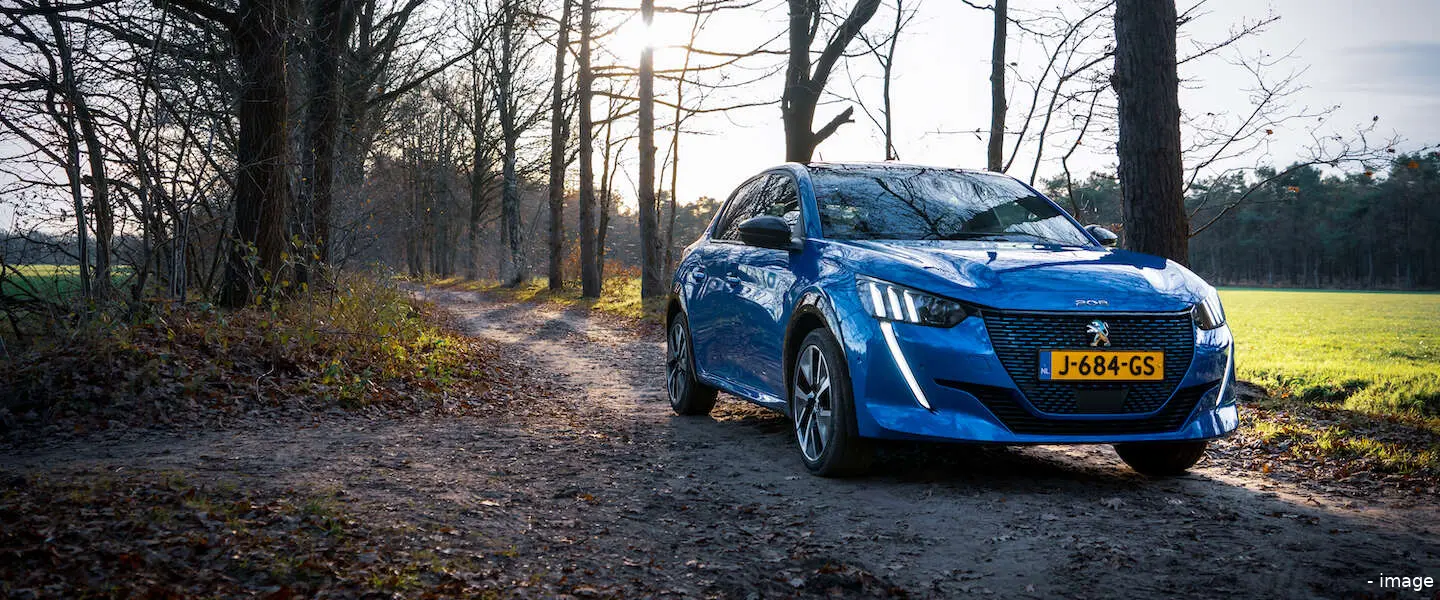 peugeot e208 front