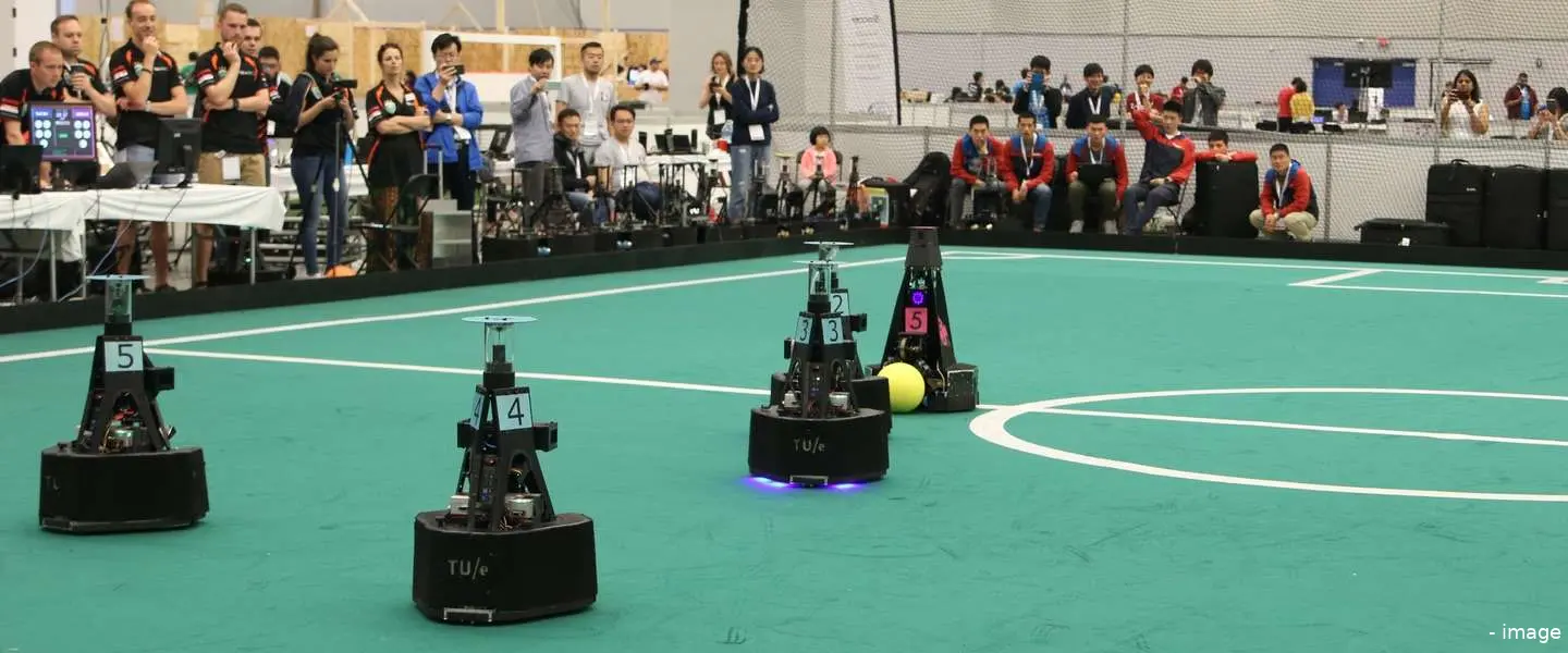 robot voetbal tue