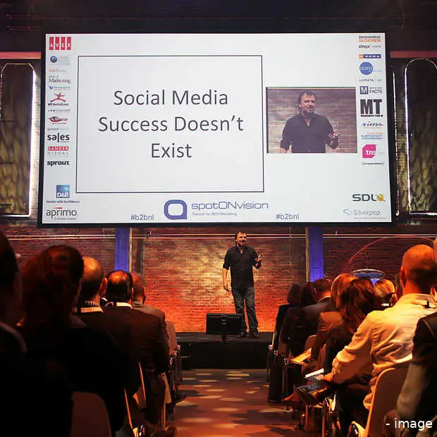 sales en marketing stappen samen in het