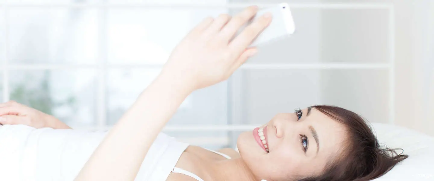 smartphone bed