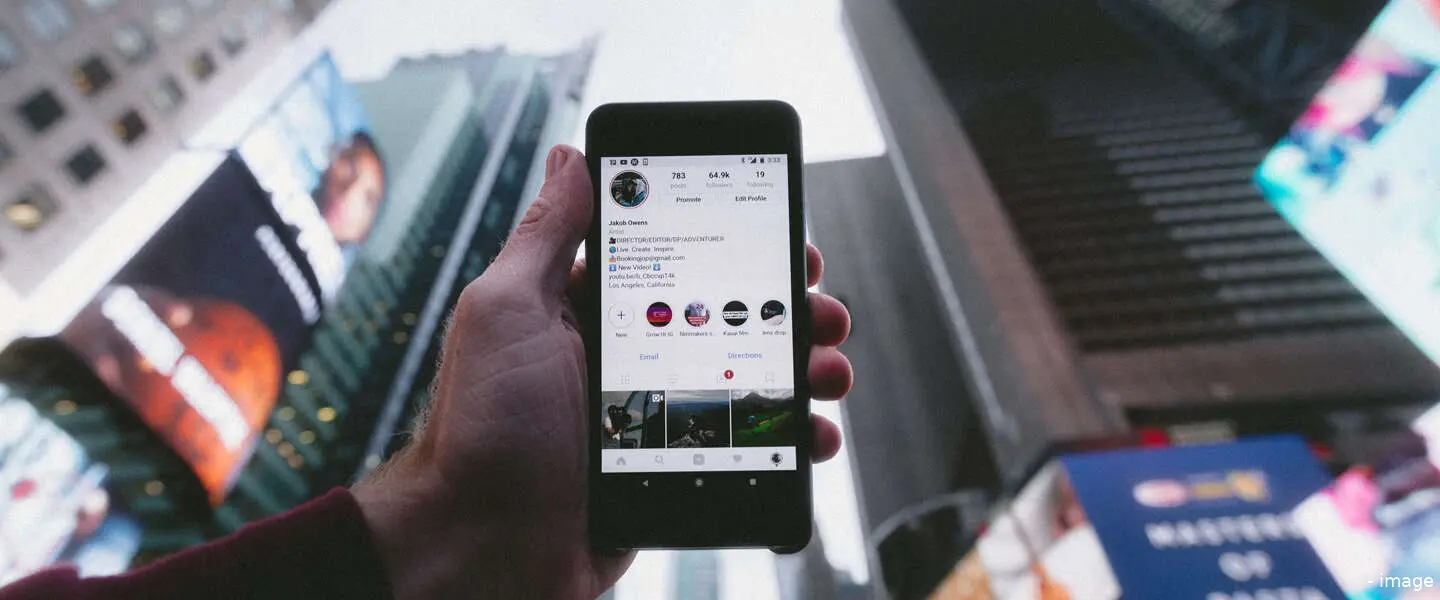 social media 9