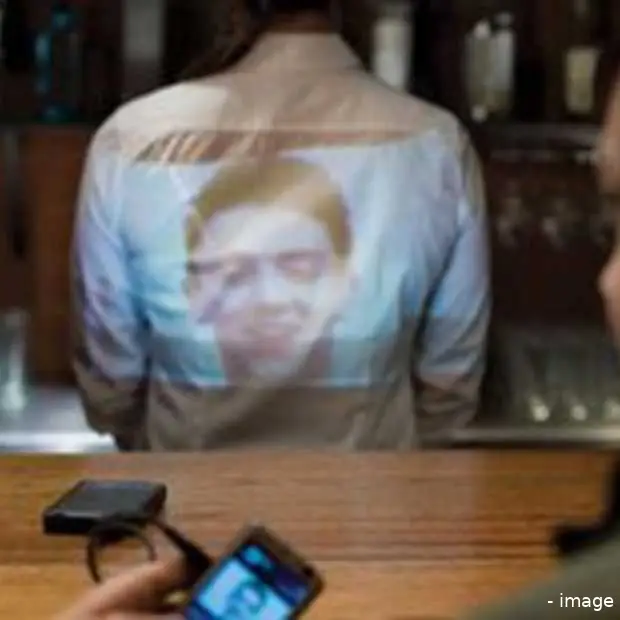stop een laserbeamer in je ipod