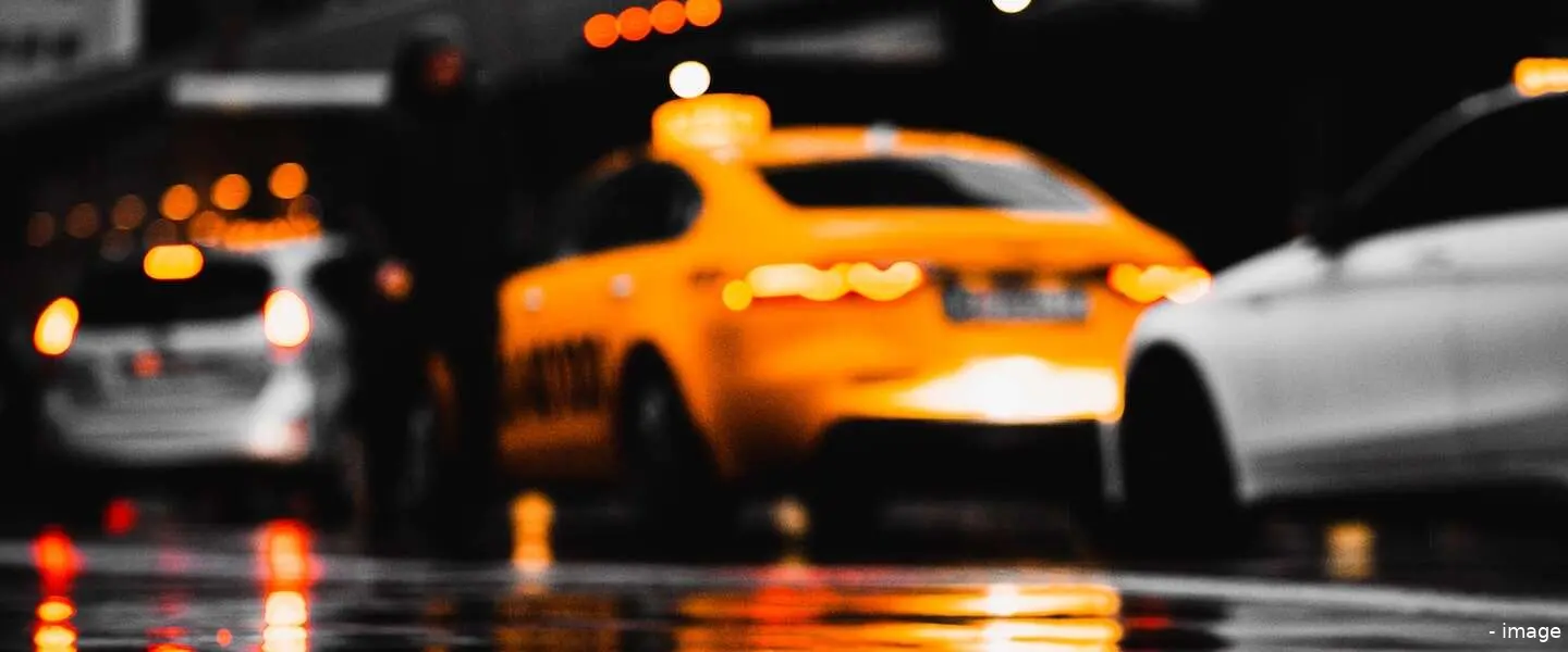 taxia header 1