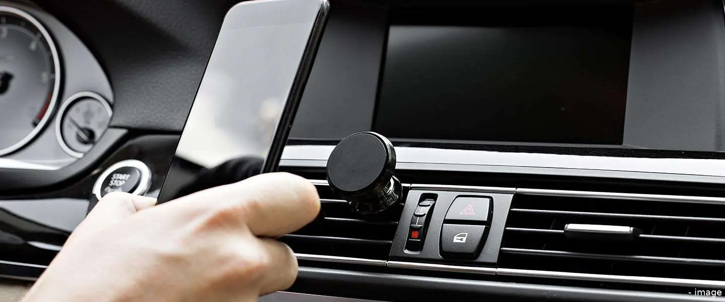 telefoon in de auto