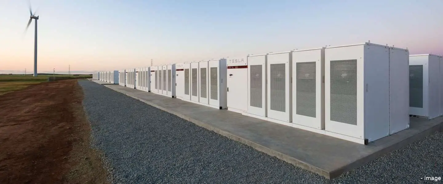 tesla batterij australie