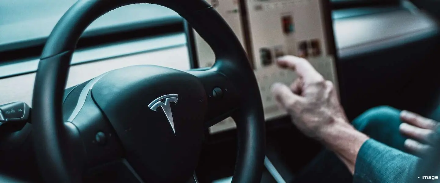 tesla header