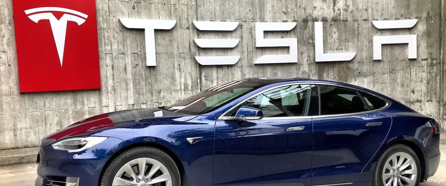 tesla headerlogo 2