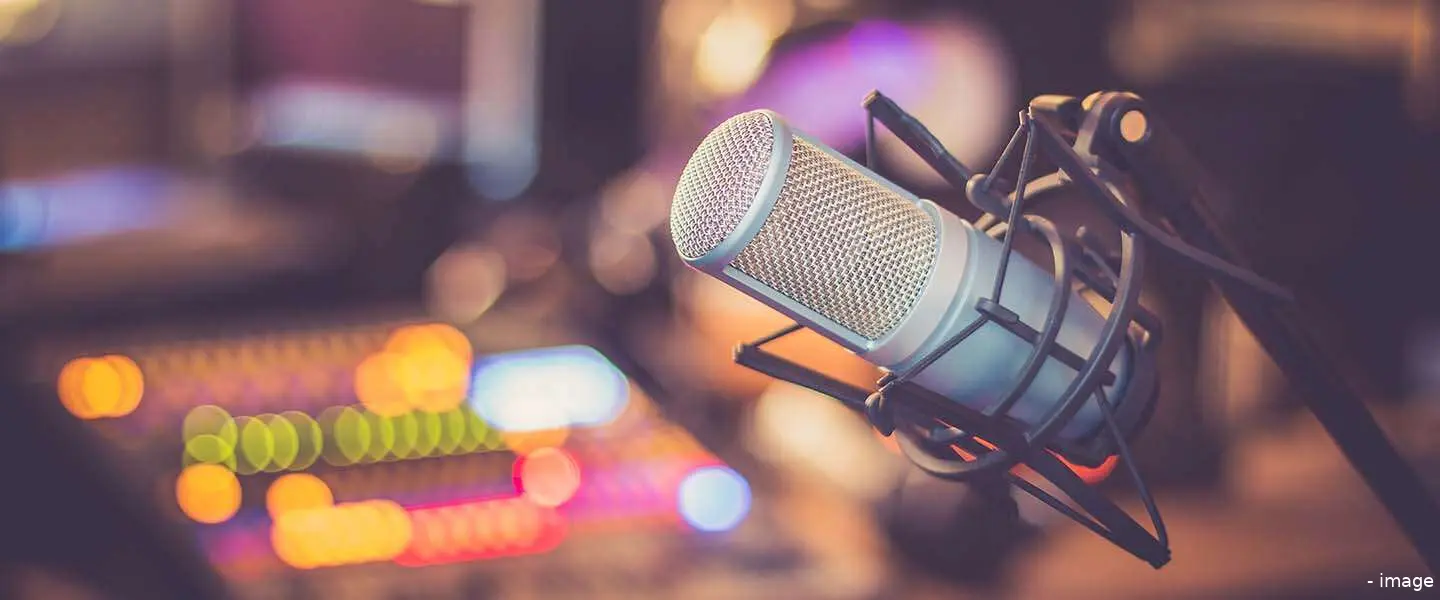 top 2000 radio