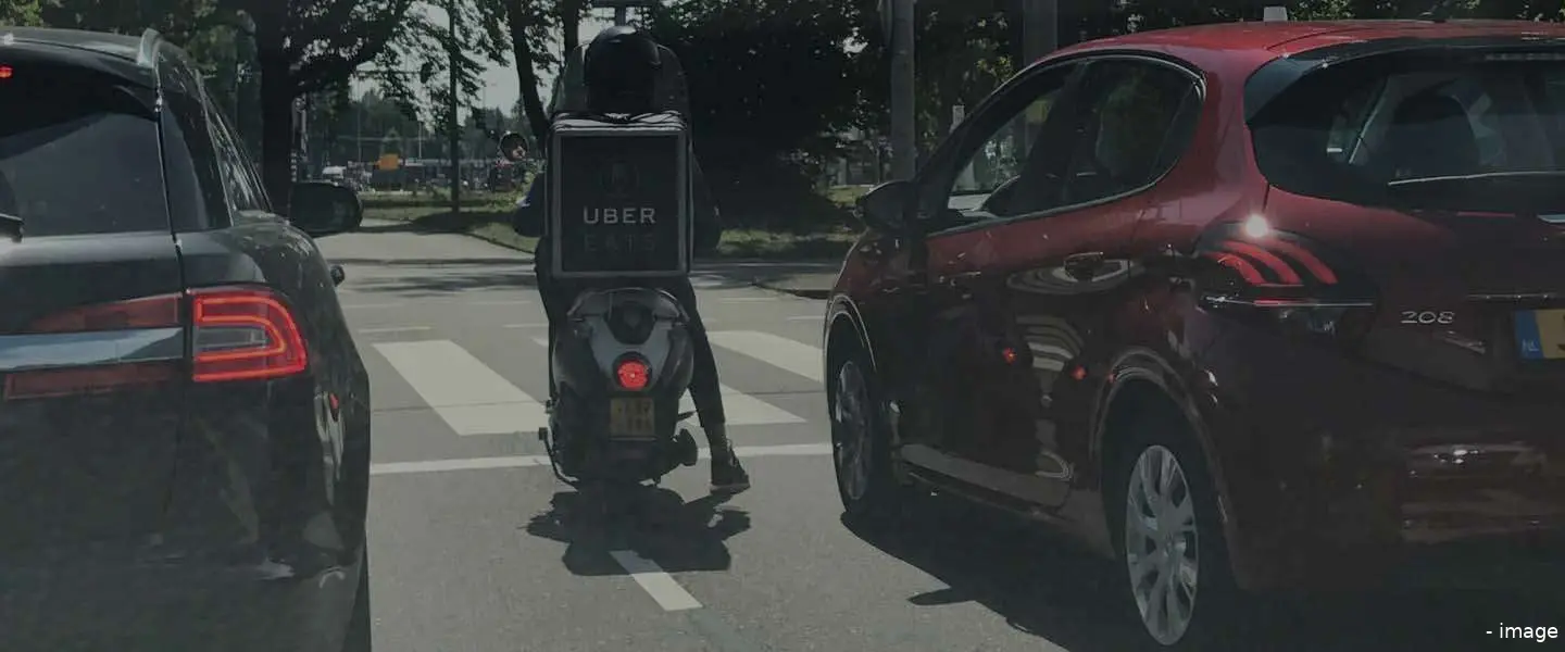 uber eats scooter