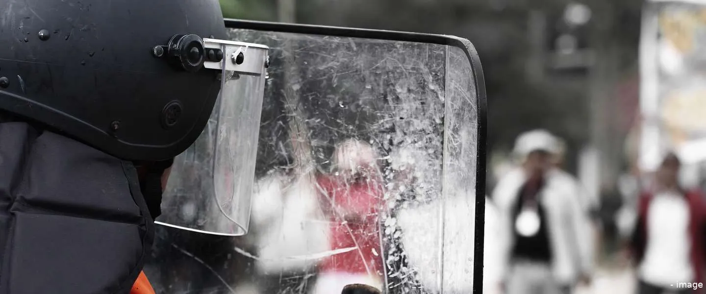 ai voorspelt gewelddadig protest