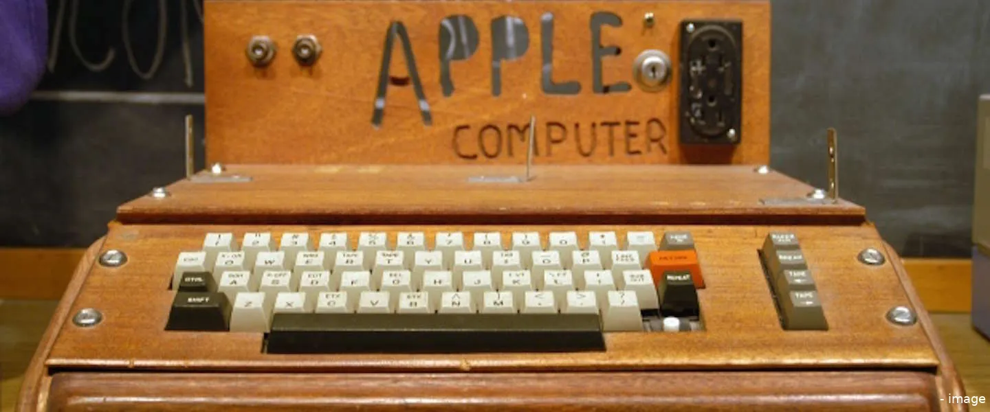 apple 1 computer