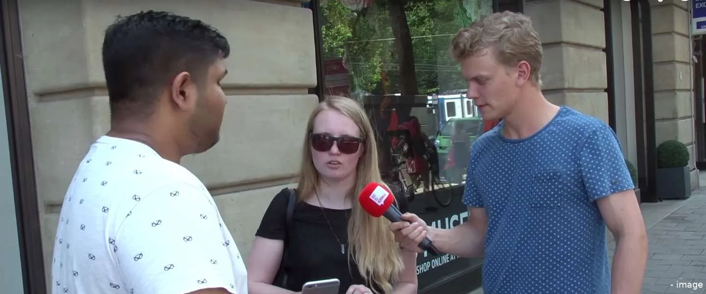 apple fanboys love android